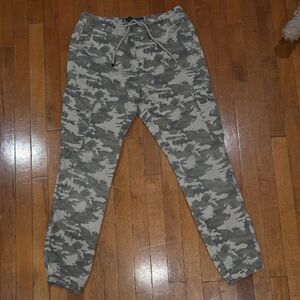 Denim&Co Men's Gray Camouflage Cargo Pants